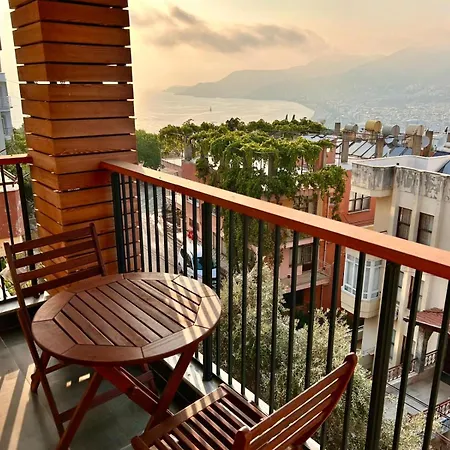 Castello By Mediterra Apartmanhotel 3*